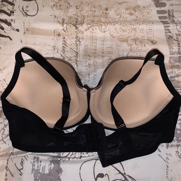 Super sexy black bra! - Picture 2 of 3